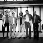 JET LLEGA A BOGOTÁ PARA CELEBRAR EL ROCK, LA VIDA Y LOS HIMNOS QUE DEFINIERON UNA GENERACIÓN